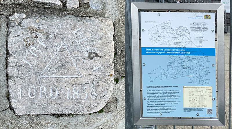 Collage aus Vermessungspunkt im Stein und Infotafel