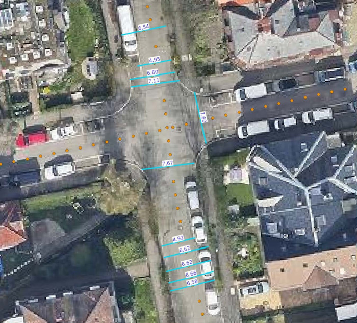 Luftbild einer Straße in Freiburg